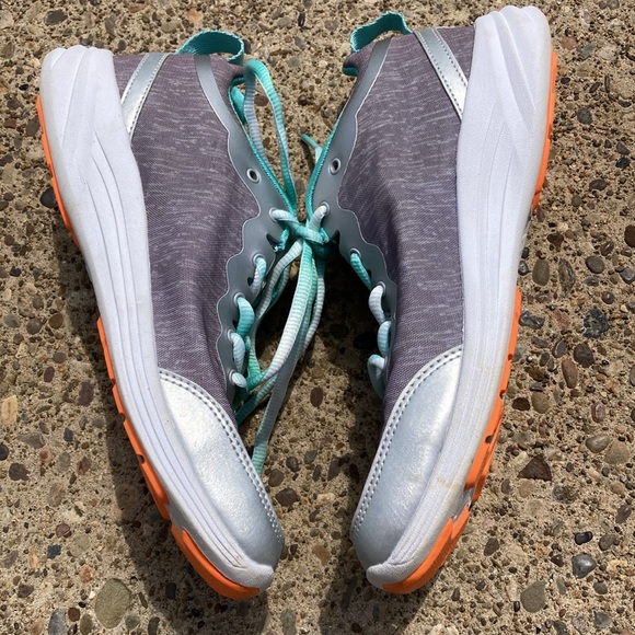 Vionic womens 7.5 cross trainers - Picture 4 of 14